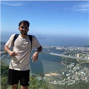 Estudiante de ingeniería mecánica, a punto de finalizar los estudios y con ganas de ayudar a jovenes estudiantes.